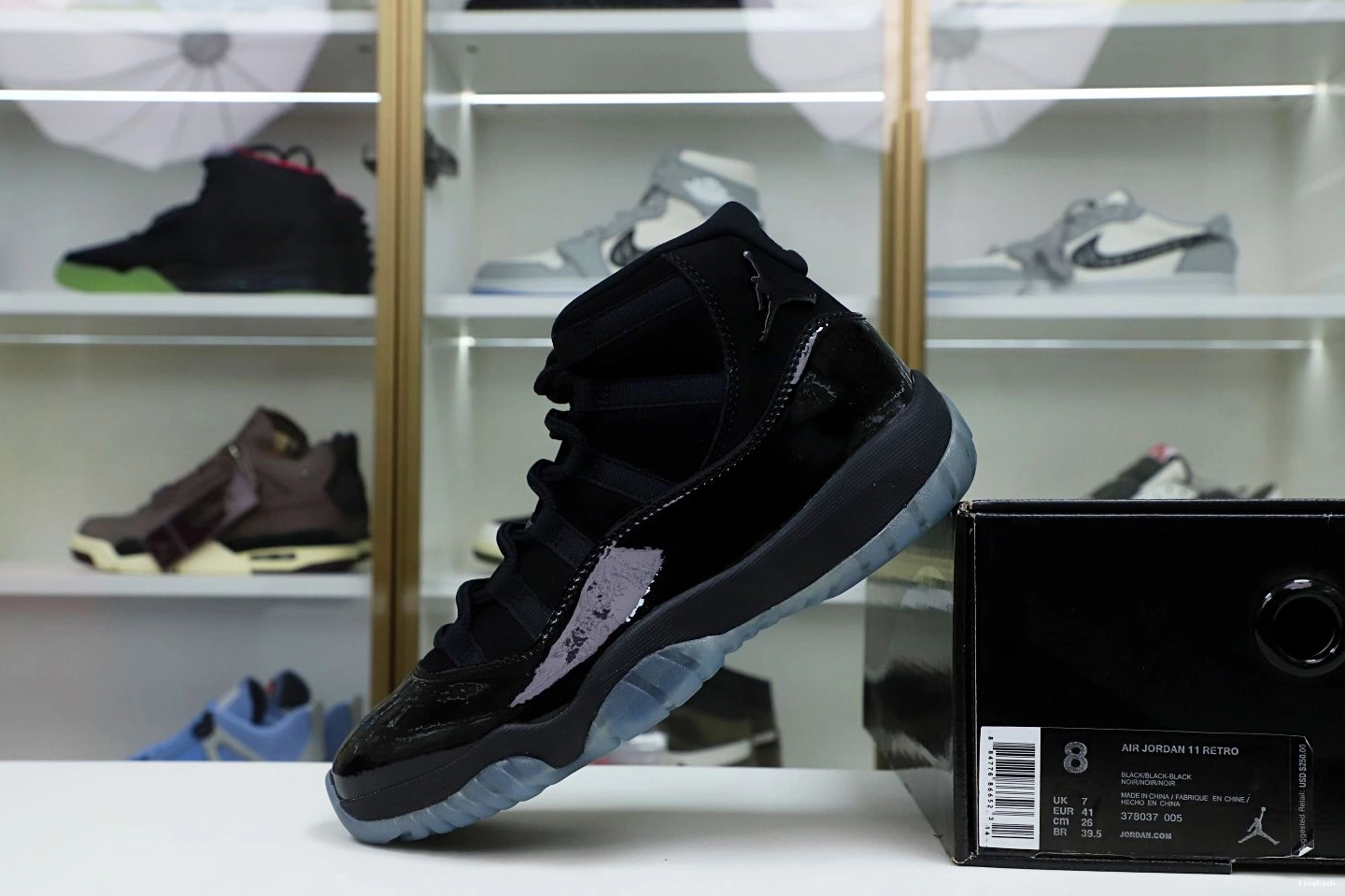 AIR 11 GOWN' AND RETRO 'CAP JORDAN 0921
